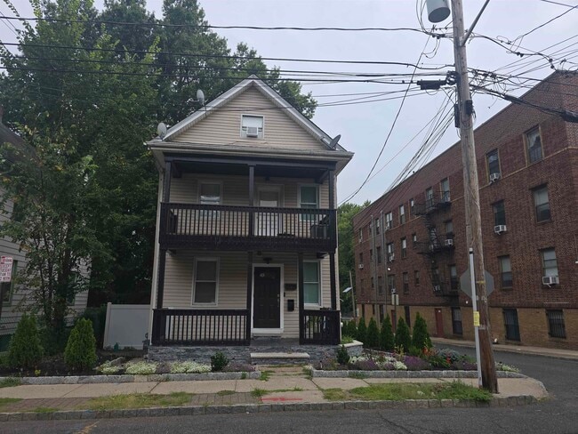 Primary Photo - 262 Pindle Ave