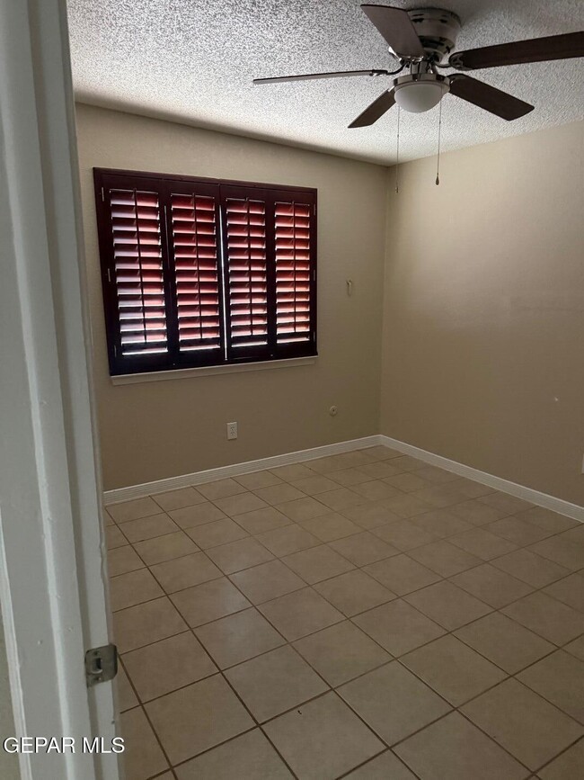 Building Photo - 8877 Dulce Cir