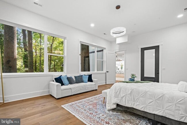 Building Photo - 811 Sligo Creek Pkwy