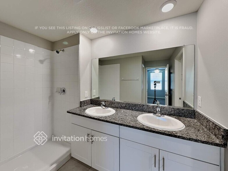 Building Photo - 2204 Jungle Dr