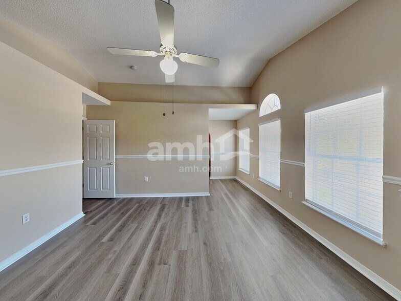 Building Photo - 1019 Brenton Leaf Dr