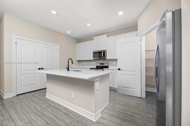 Building Photo - 5109 Joyous Pl