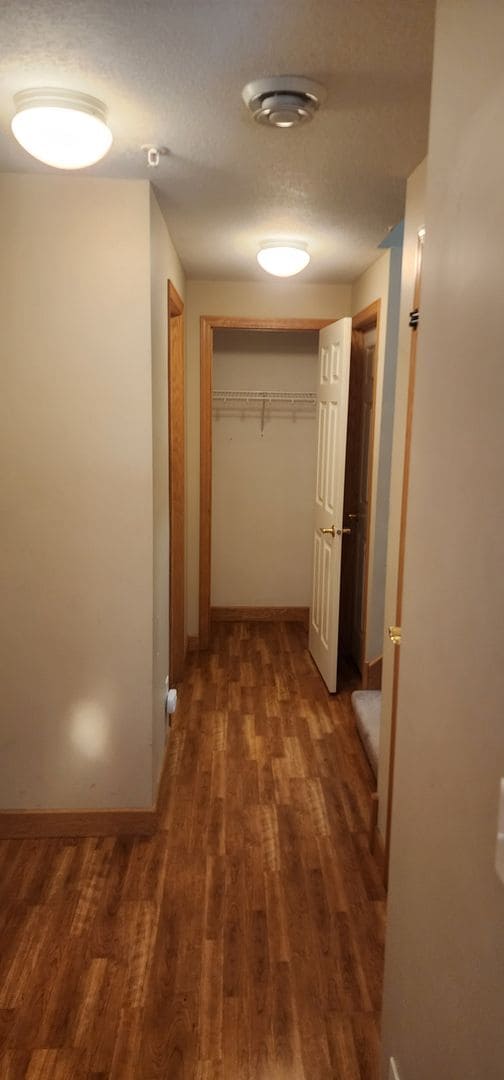 Building Photo - Beautiful 3 bedroom 3 bath End Unit Townhouse