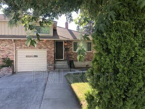 Building Photo - 2780 Lakeside Dr