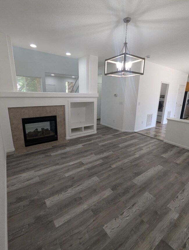 Building Photo - 1235 S Flatrock Cir
