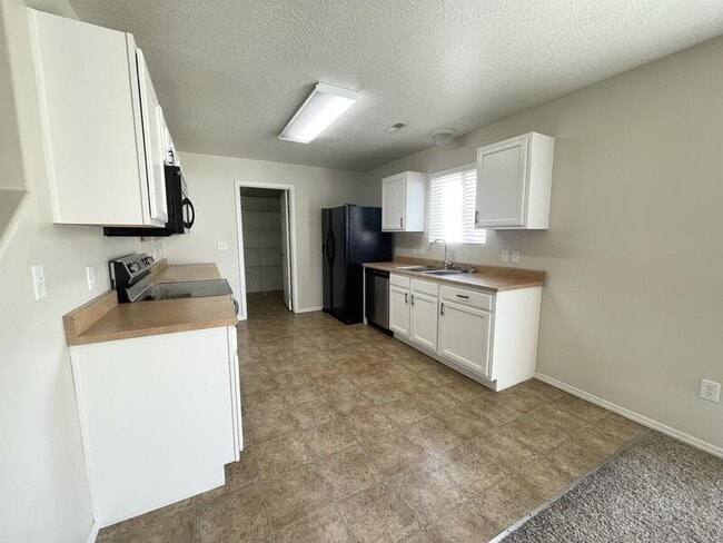 Building Photo - 432 S 1230 W