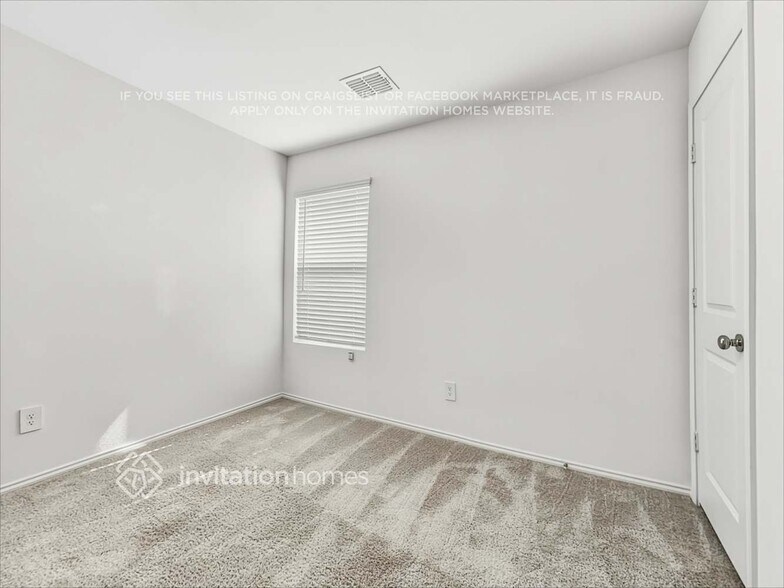 Building Photo - 3222 Crestone Dr