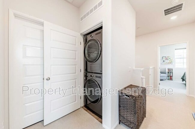 Building Photo - 40709 Melrose Dr