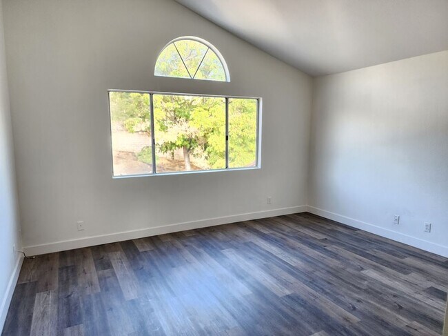 Building Photo - Newly Remodeled Home in Temecula on Huge L...