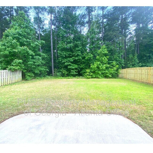 Building Photo - 2148 Sylvan Lake Dr