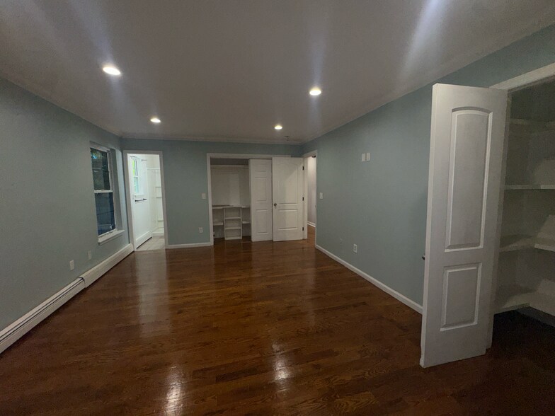 Building Photo - 83 Whittier Dr