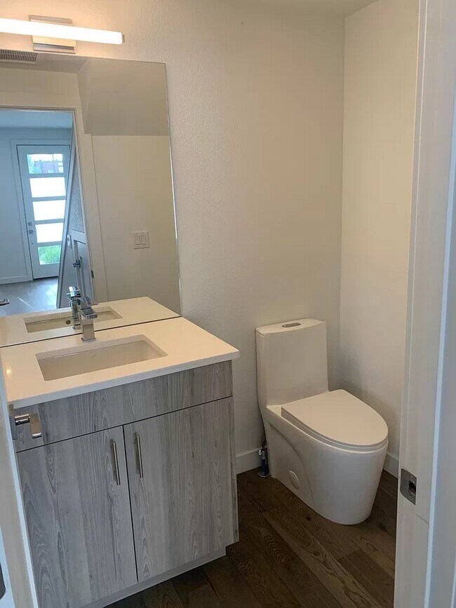 Building Photo - Beautiful Sloans lake Two Bed / Two and a half bath condo for rent