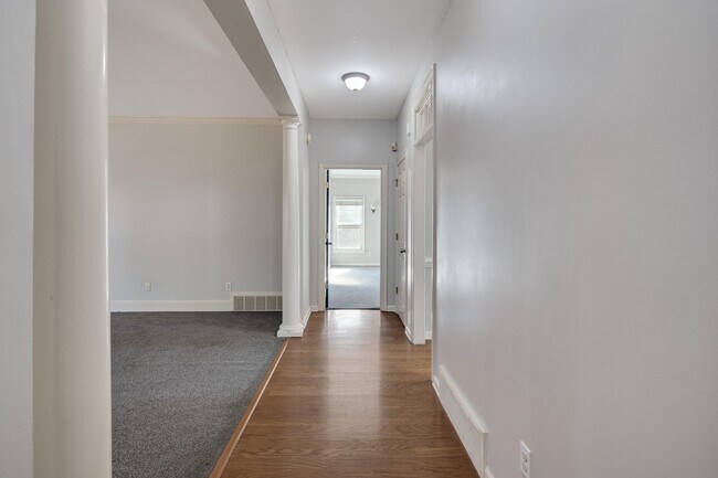 Building Photo - 979 Welbeck Cove