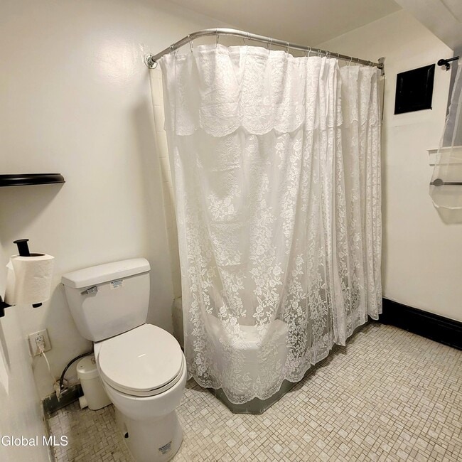 Building Photo - 199 2nd St