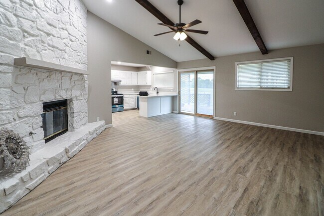 Building Photo - Total Remodel in Bentree - 3bed 2 bath!