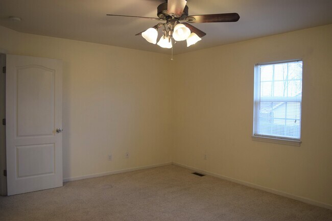 Building Photo - 3-Bedroom Home with Room to Roam – Fenced In Backyard