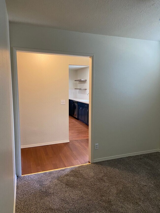 Building Photo - Available right away - 4 bedroom 2 bath