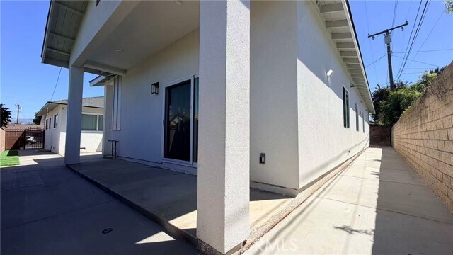 Building Photo - 1704 E Vine Ave