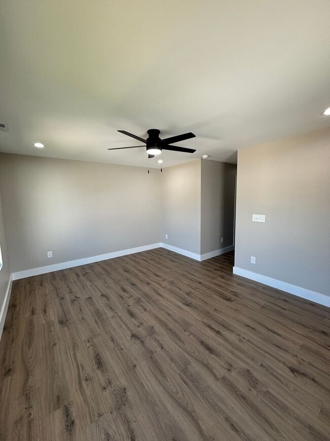 Building Photo - 3131 Linden Ave