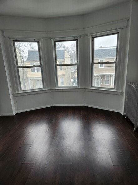 Building Photo - 309 Ellis Ave