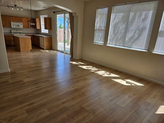 Building Photo - 3 bed 2.5 bath Northwest Reno Home for Rent