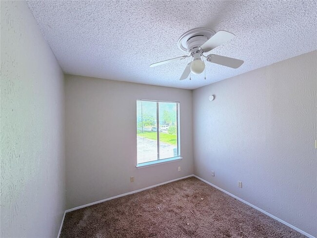 Building Photo - 9611 Blue Creek Ln