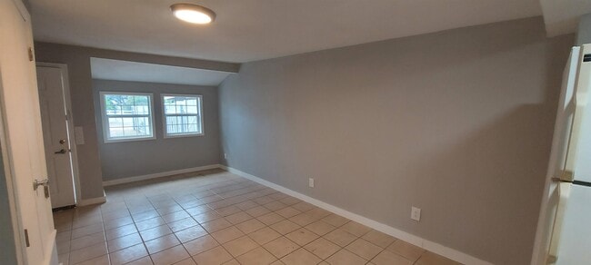 Building Photo - 4314 Skyline Dr