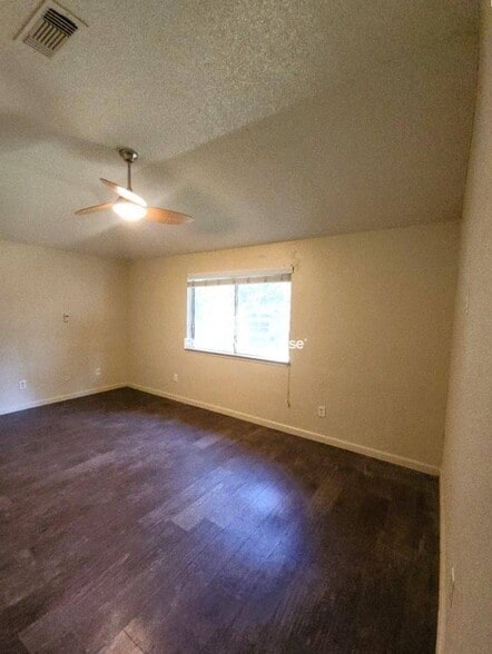 Building Photo - 3835 Brookwind Dr