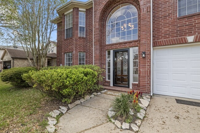 Building Photo - 2018 Waverly Glend Dr