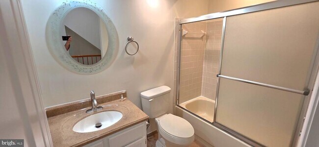 Building Photo - 6008 Raina Dr