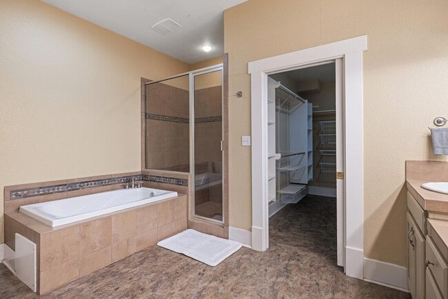 Building Photo - 1211 Lexington St