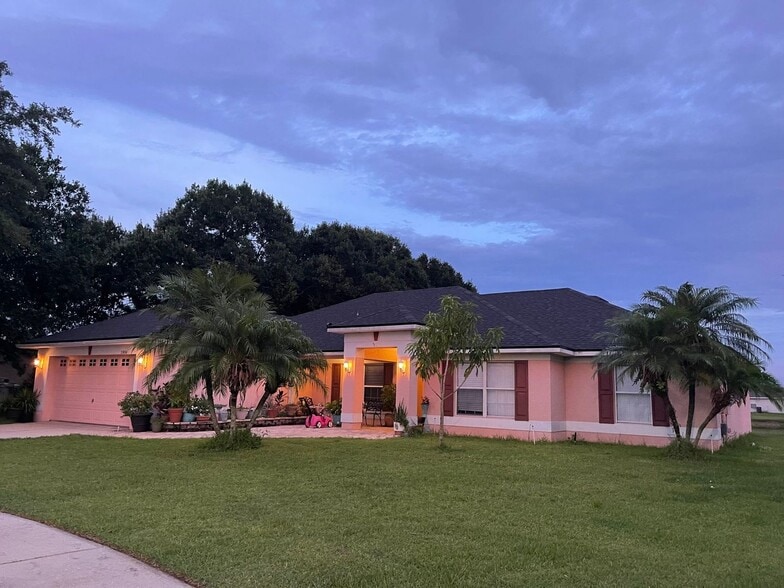 Building Photo - 5906 Diamond Ct