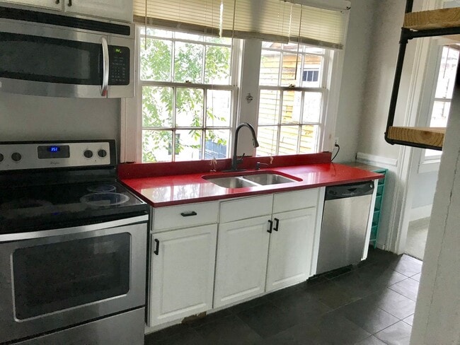 Building Photo - 89C