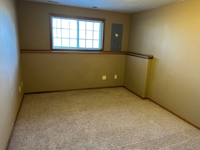 Building Photo - Spacious West Side Gem with Modern Comforts and Endless Possibilities!