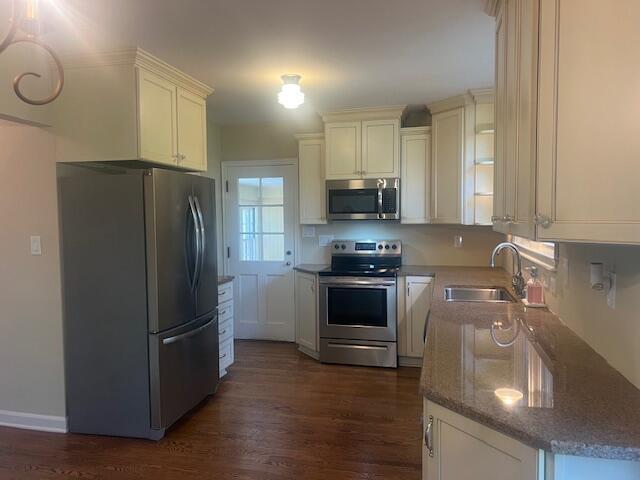 Building Photo - 645 Hi View Ct
