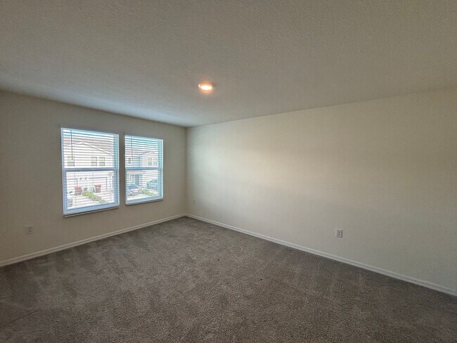 Building Photo - 8243 SW 67th Ave