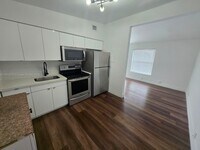 Building Photo - 2025 Washington Ave