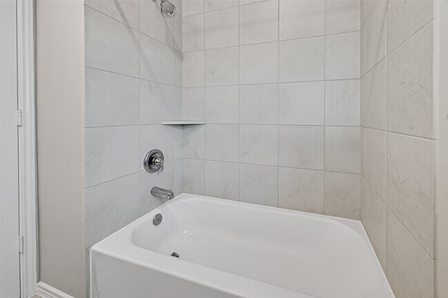 Building Photo - 8619 Gleaming Vlg Wy