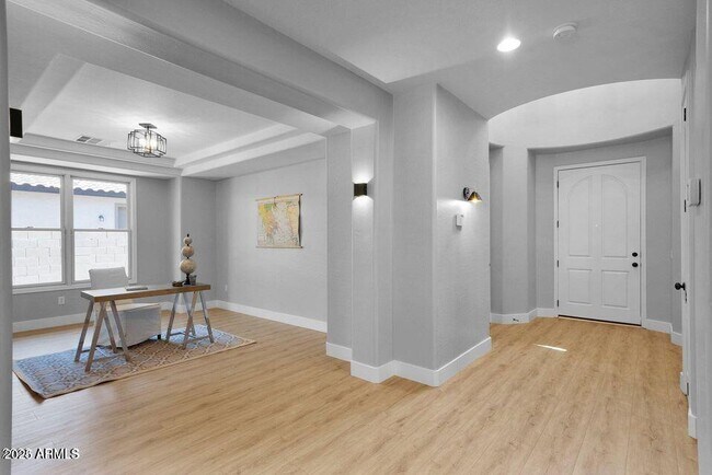 Building Photo - 4590 E Waterman St