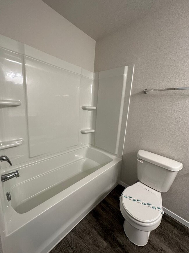 Building Photo - MOVE-IN READY — Cozy 3-Bedroom | 2-Bath Home in Broken Arrow