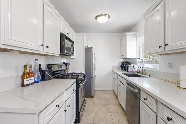 Building Photo - 5510 Adelaide Ave