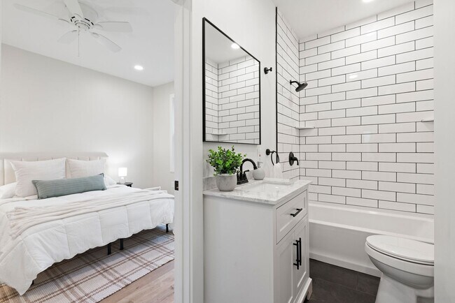 Building Photo - Cozy Completely Renovated Home Minutes fro...