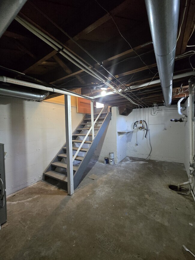 Building Photo - 2248 E Aloma St