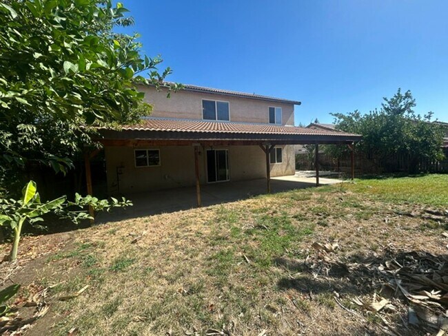 Building Photo - 2305 E Dorothea Ave