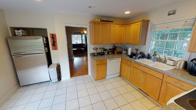 Building Photo - Adorable Plaza Midwood Bungalow For Rent