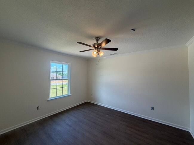 Building Photo - 513 Nickies Wy