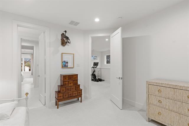 Building Photo - 9847 Mixon Dr