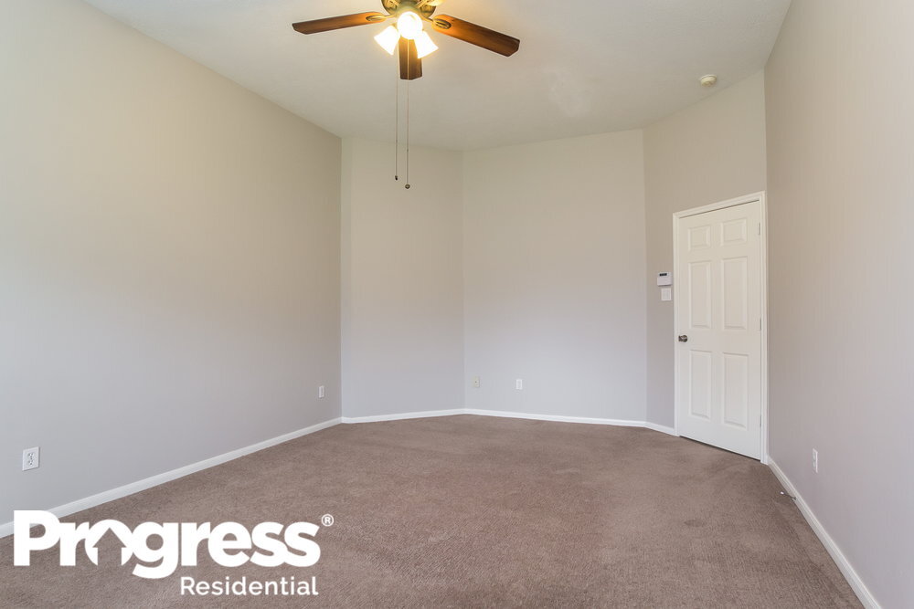 Building Photo - 2447 Halstead Dr