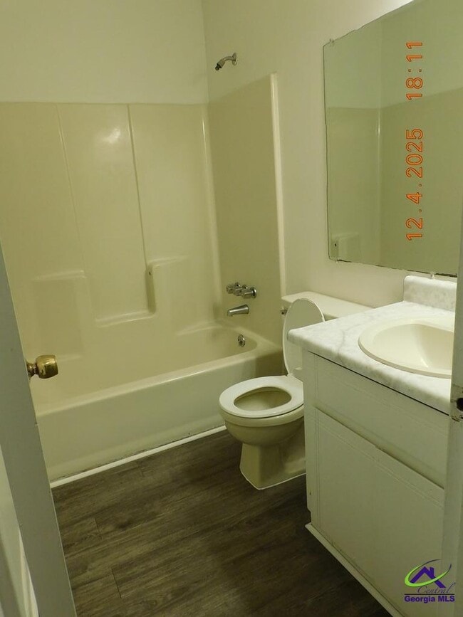 Building Photo - 1003 Greenwood Dr