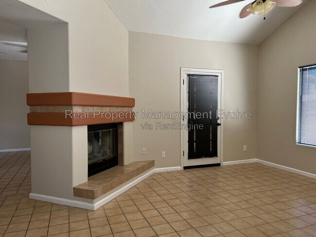 Building Photo - 5943 W Drake Ct